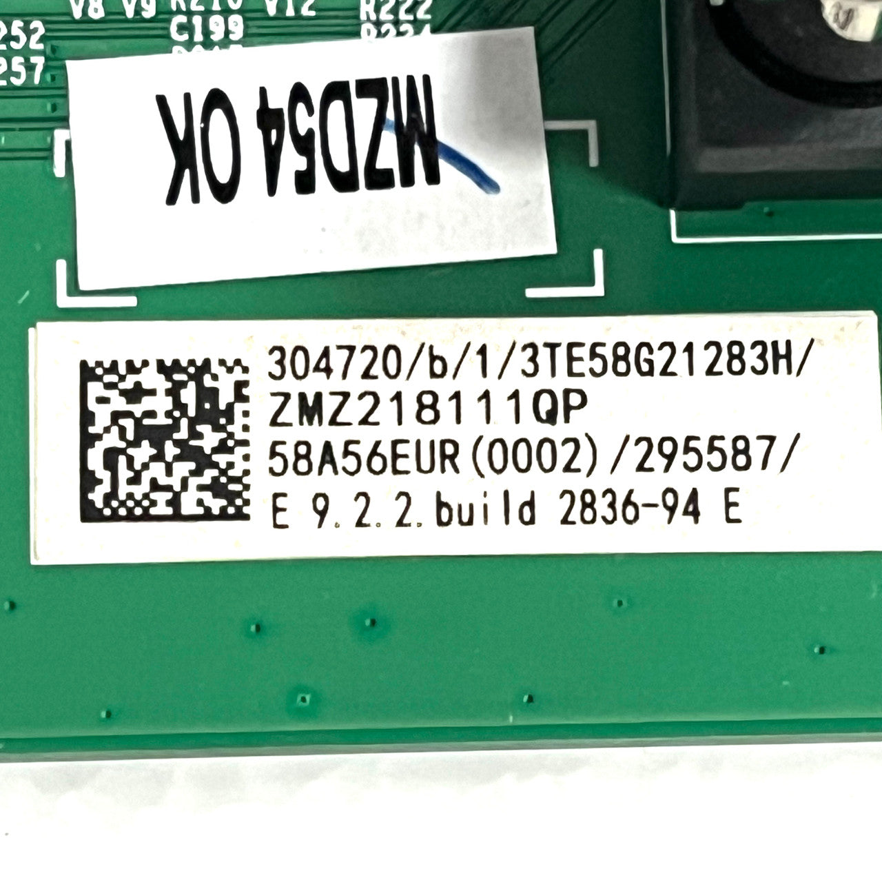 304720