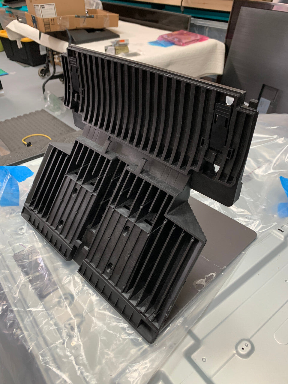 Complete Stand Base for OLED Samsung TV model QN65S95BAFXZA